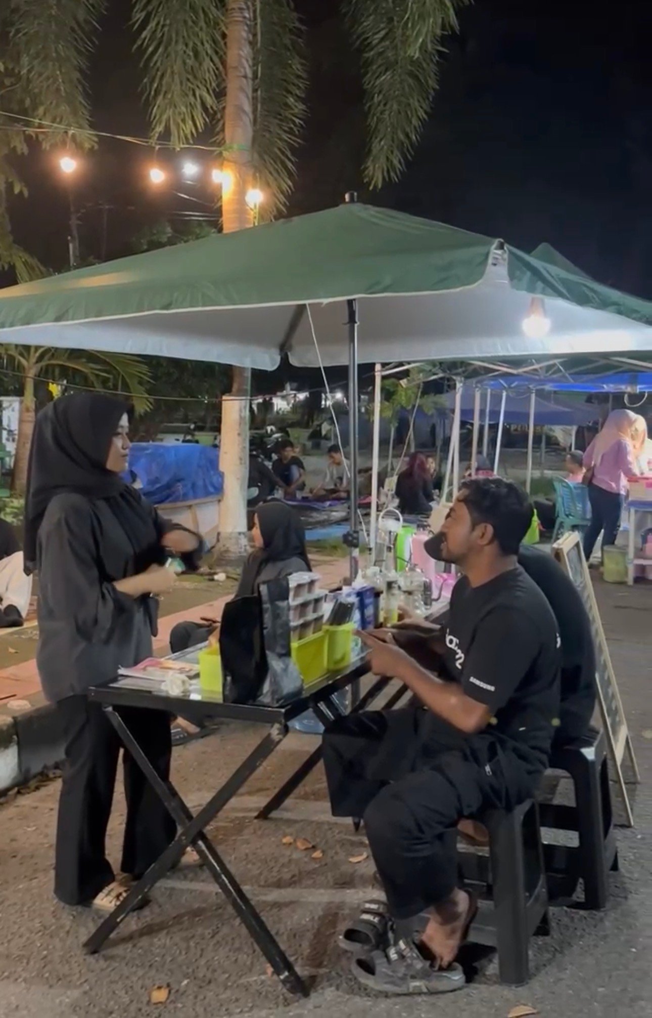 Bazar Ramadhan di Lapangan Pahlawan Sumbawa Berakhir Lebih Awal