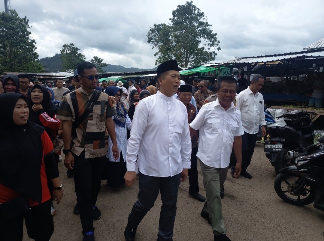 Iqbal Sidak Pasar Tana Mira, Harga Cabai Dikeluhkan