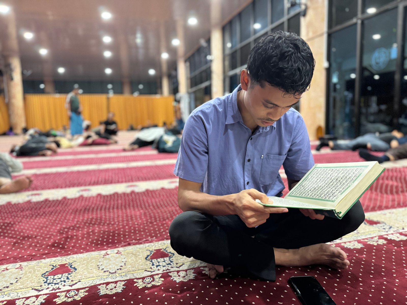 I’tikaf Ramadhan, Jamaah Padati Masjid Agung Nurul Huda