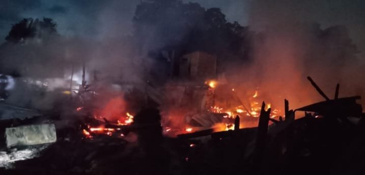  Delapan Unit Rumah di Lenangguar Dilahap Api