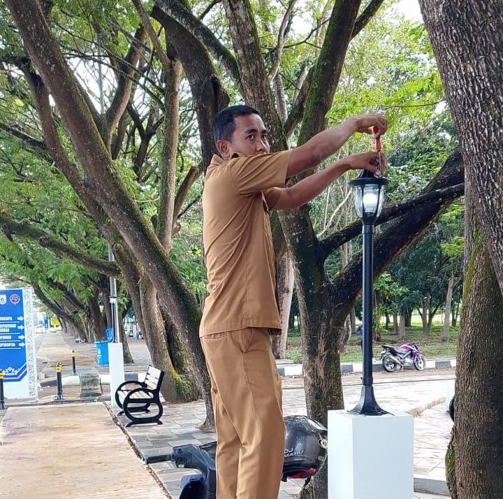 Respon Keluhan Warga, Lampu Taman KTC Diperbaiki