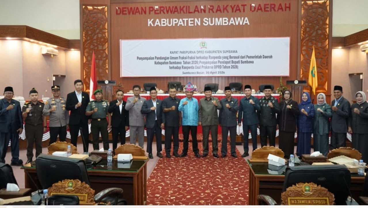 Pemda Sumbawa Sampaikan Tanggapan atas Enam Ranperda Inisiatif DPRD