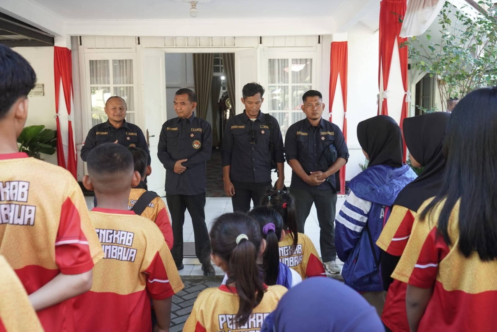 Wabup Sumbawa Lepas 30 Atlet Taekwondo, Optimis Raih Prestasi