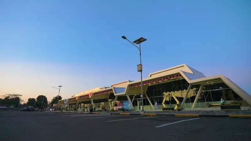 Empat Bulan Terakhir Arus Penumpang Bandara Sumbawa Meningkat