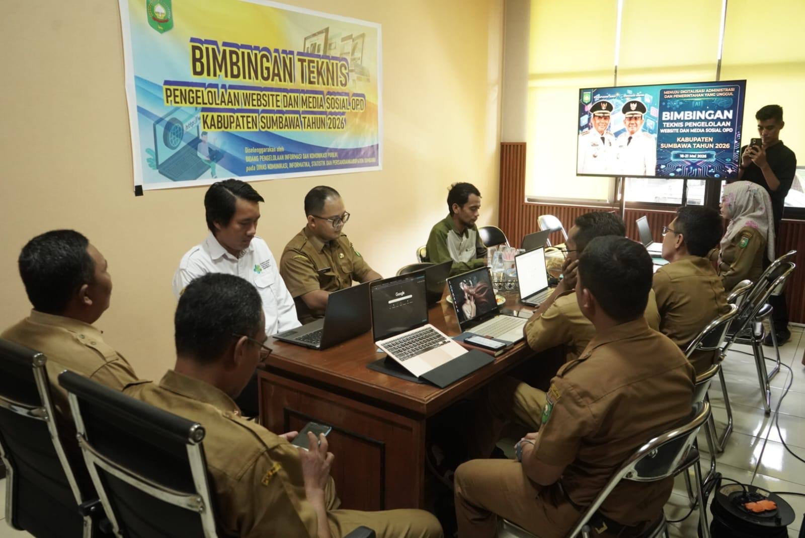 Pemkab Sumbawa Dorong OPD Aktif Kelola Informasi Digital