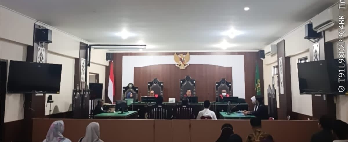 Kades Jorok Divonis Empat Tahun Penjara