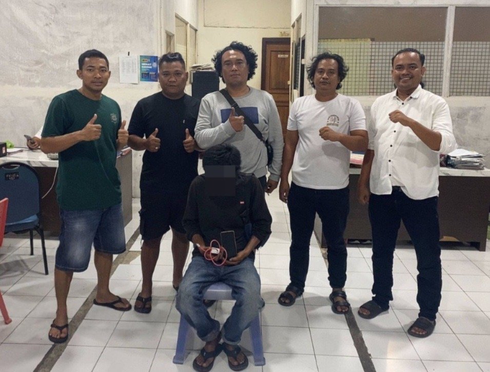 Ketiduran di Depan Minimarket, Buruh Kehilangan HP