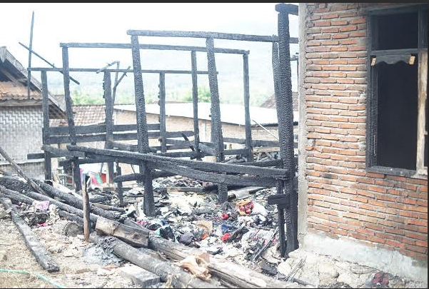  Baznas Bantu Korban Kebakaran di Semamung
