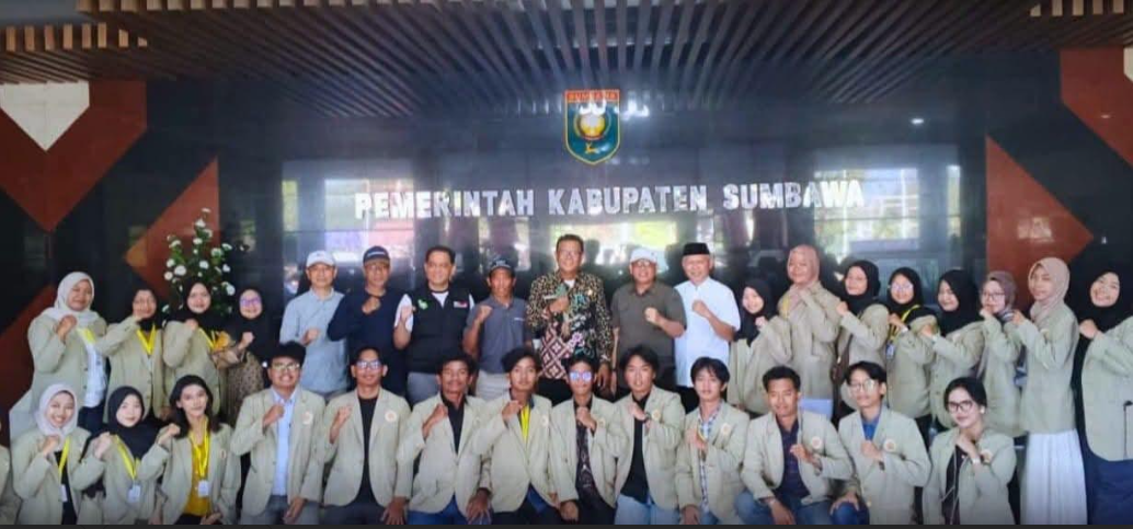 Bupati Sumbawa Sebut KKN UGM Investasi Masa Depan Sumbawa