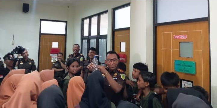  50 Pelajar Kenali Hukum, Kajari Tekankan Bahaya Narkoba