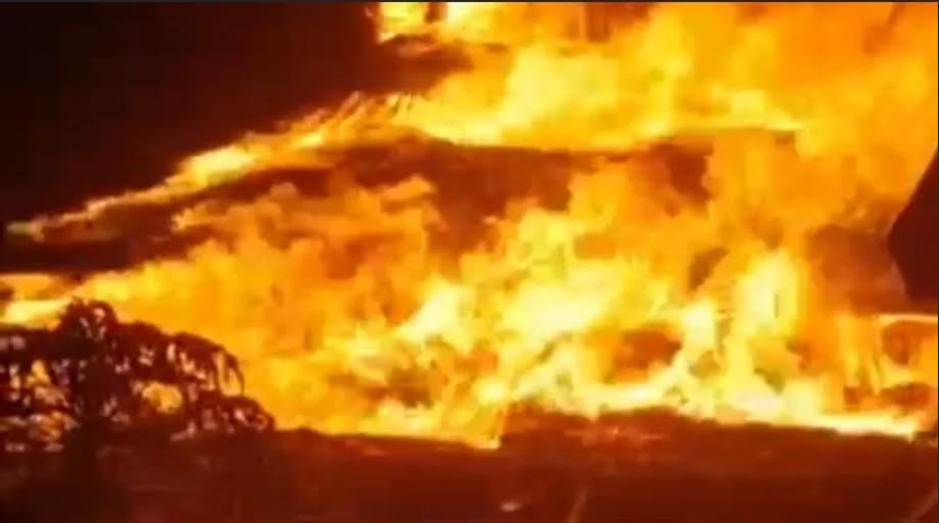  Kampung Adat Sade Terbakar, 150 KK Terdampak
