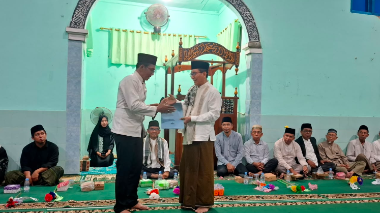 Pemdes Batu Tering Salurkan Infak Bulanan ke Baznas Sumbawa