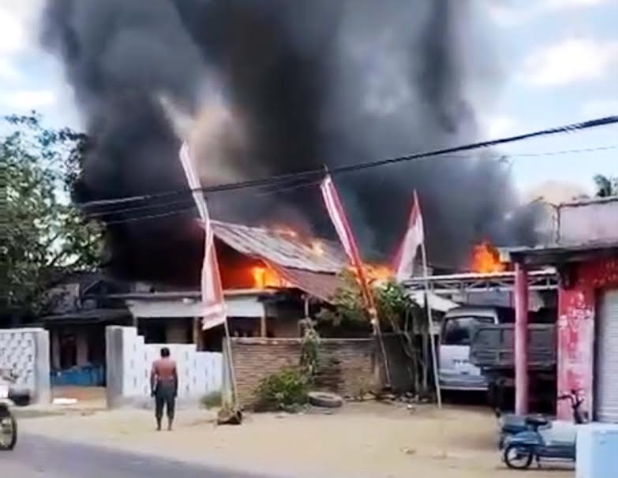  Rumah Warga Tepas Terbakar, Api Berhasil Dipadamkan