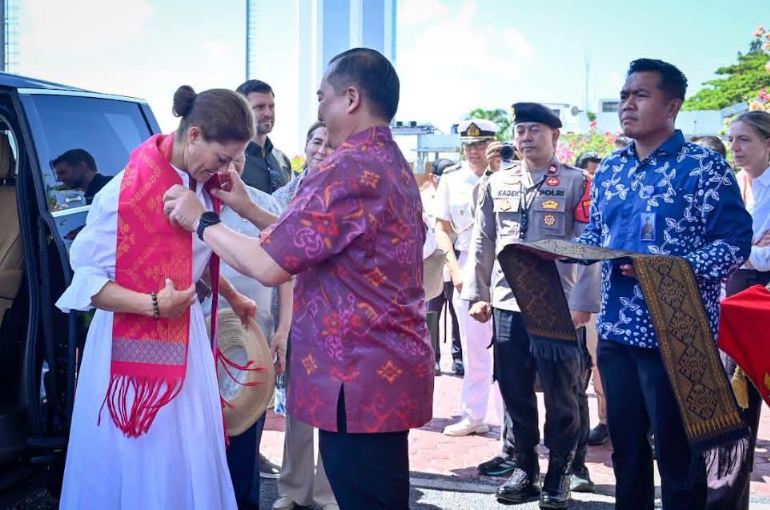  Putri Mahkota Victoria Tiba di Lombok