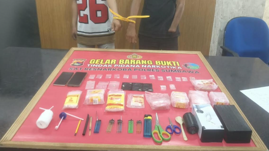  Gerebek Rumah, Tiga Pria Diamankan, 14 Poket Sabu Disita