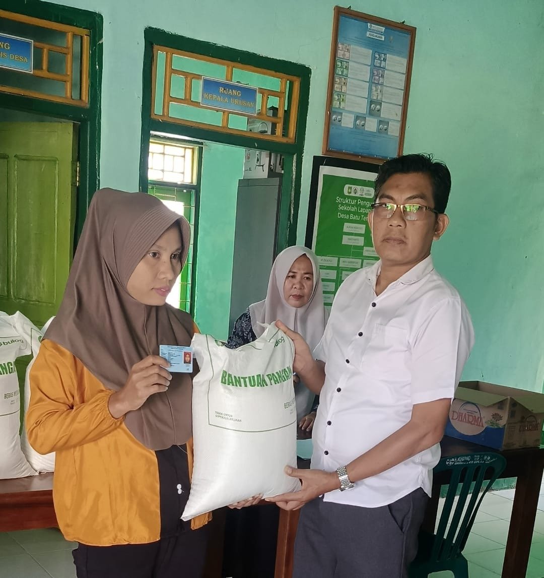 Batu Tering Salurkan 7,14 Ton Beras untuk 238 KPM