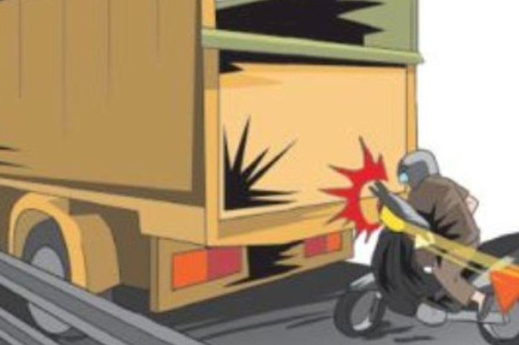  Tabrak Truk Mogok, Pemotor Tewas