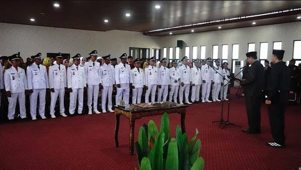Lantik 18 Kades, Jarot Tekankan Perubahan Nyata