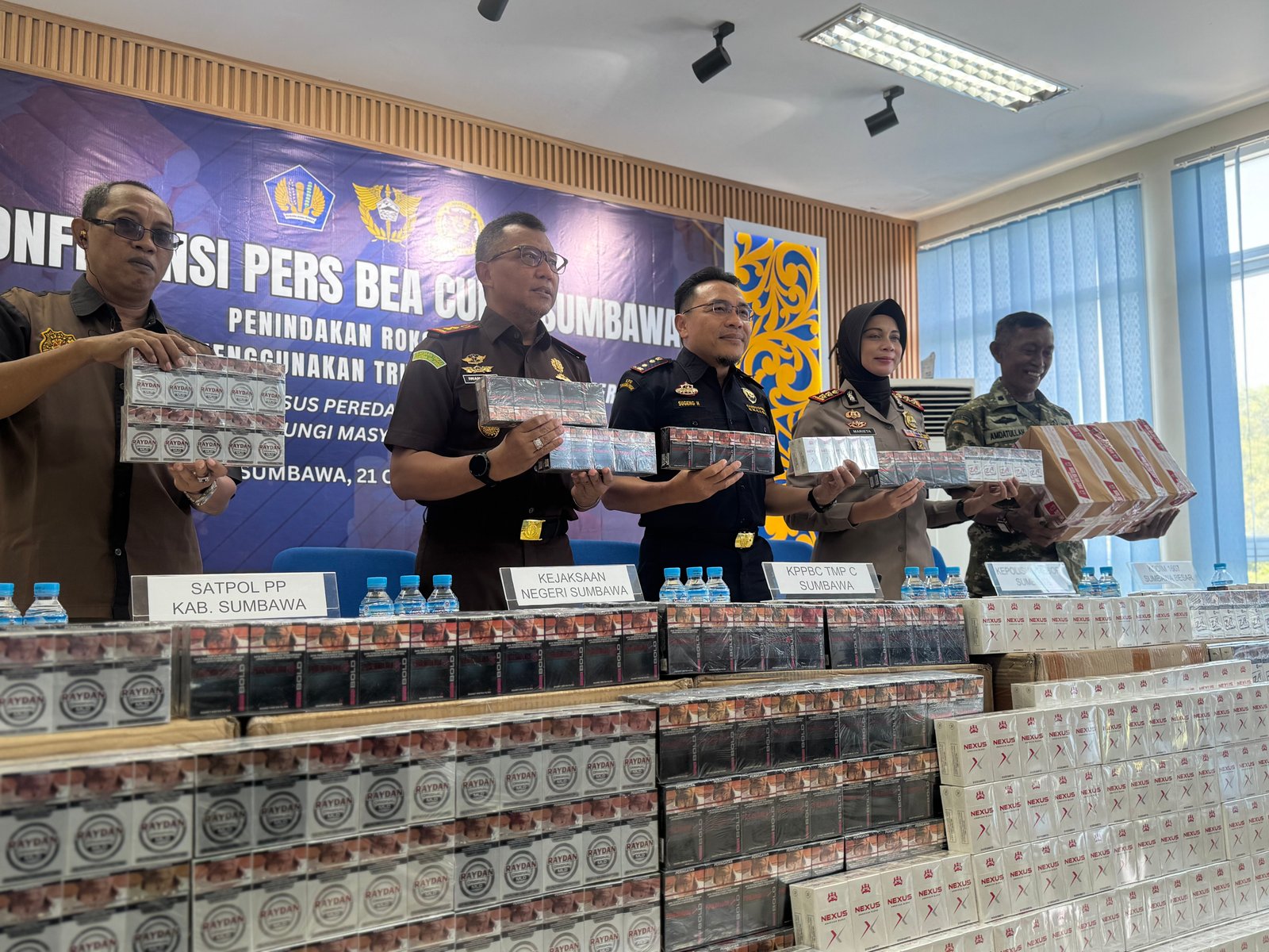 Bea Cukai Sumbawa Ungkap Modus Baru Rokok Ilegal, Diangkut Menggunakan Reefer Truck