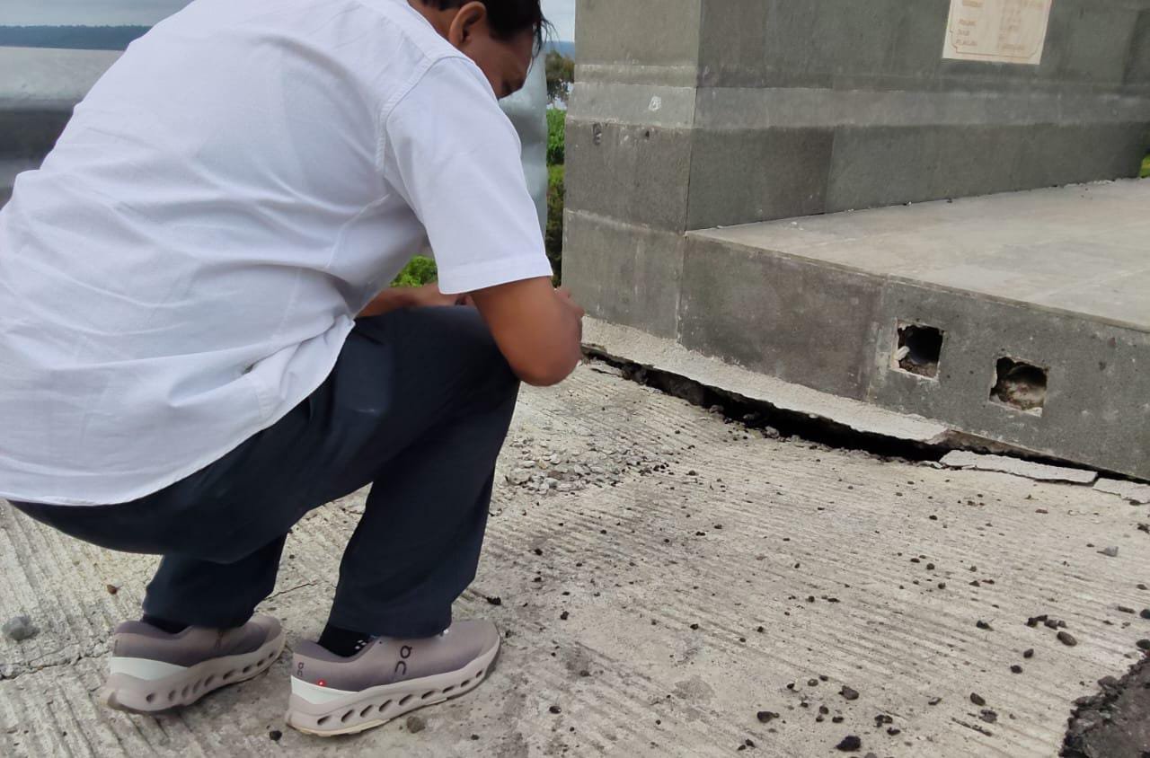 Pemkab Sumbawa Dorong Perbaikan Bahu Jalan Samota