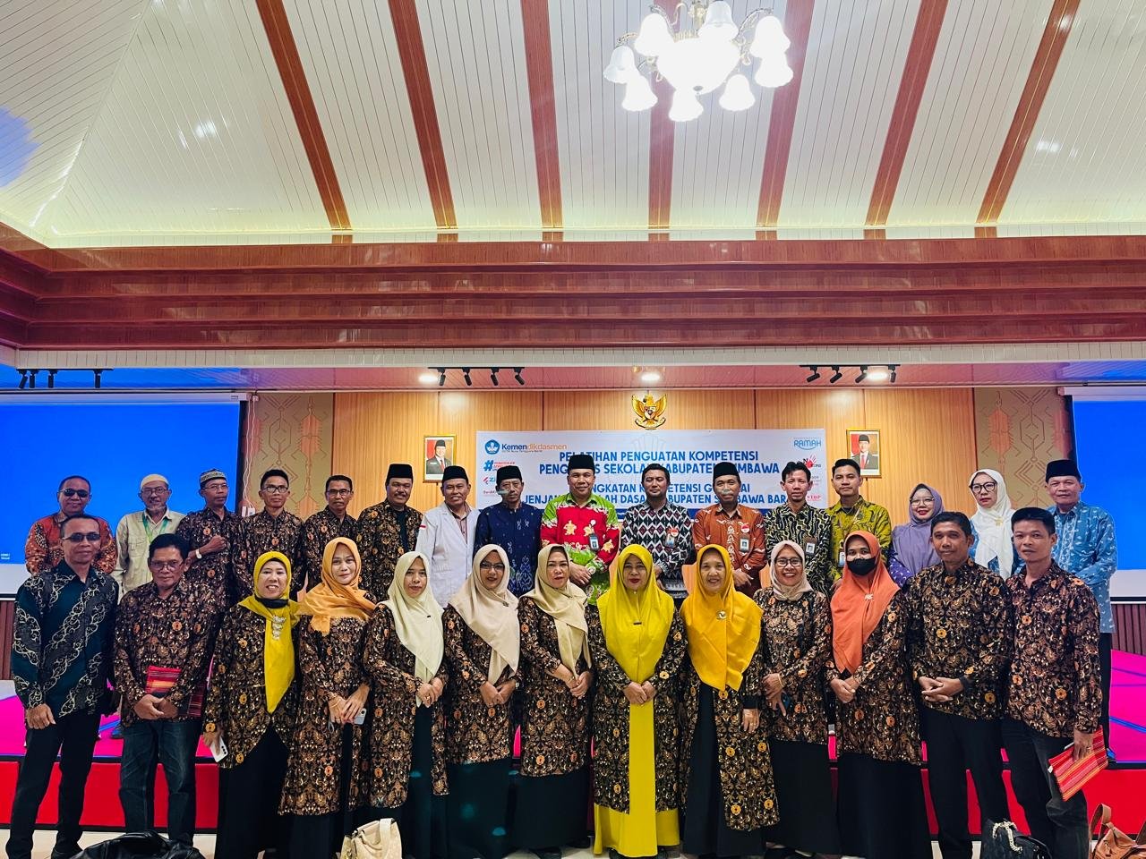 Pengawas SD dan SMP di Sumbawa Ikuti Pelatihan Penguatan Kompetensi