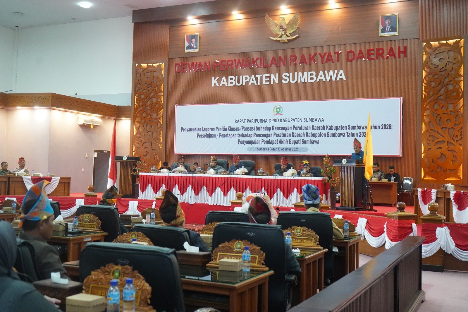  Pansus DPRD Sumbawa Setujui Sembilan Ranperda