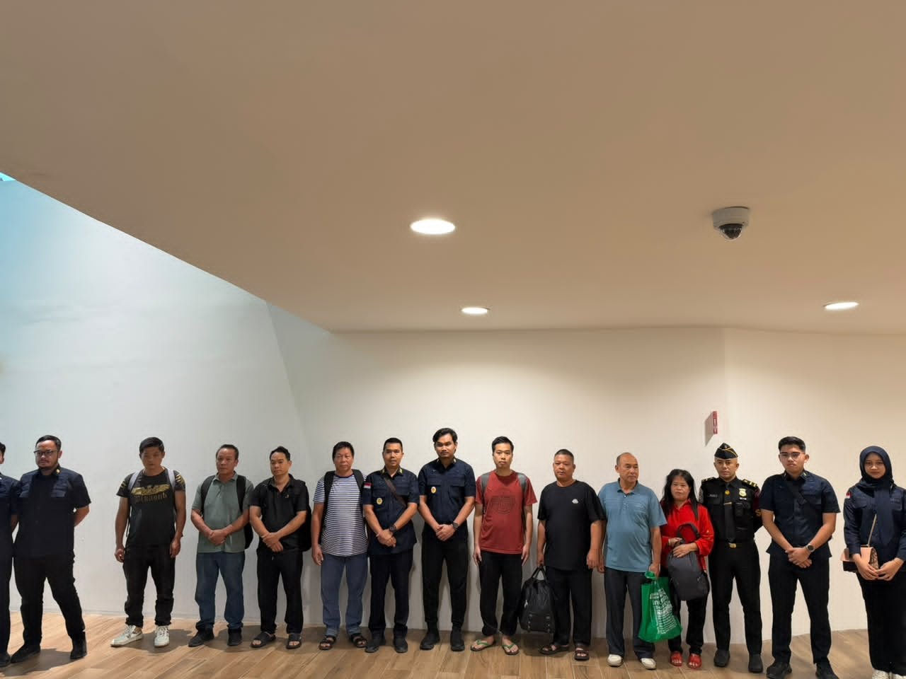  8 WNA Cina Akhirnya Dideportasi