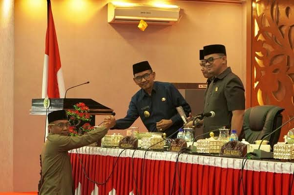  Lima Fraksi Desak Manfaat AMNT untuk Warga